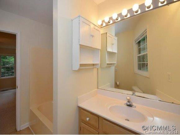 306 DERBY LANE - Photo 11