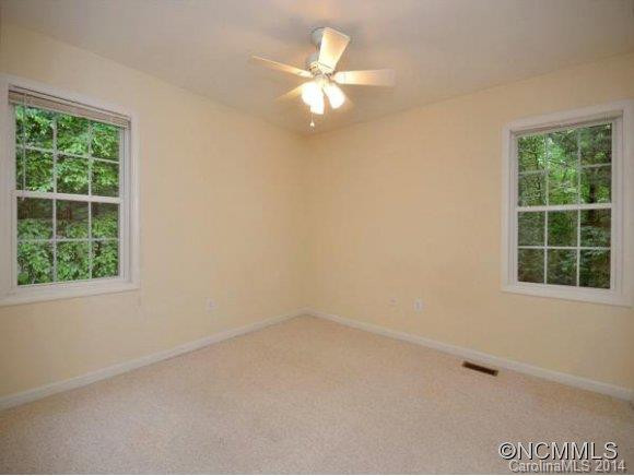 306 DERBY LANE - Photo 12