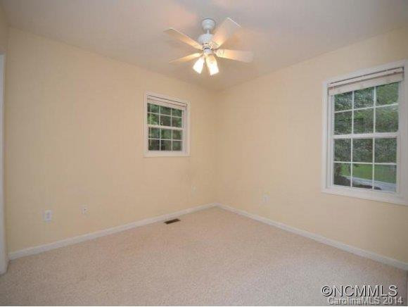 306 DERBY LANE - Photo 13