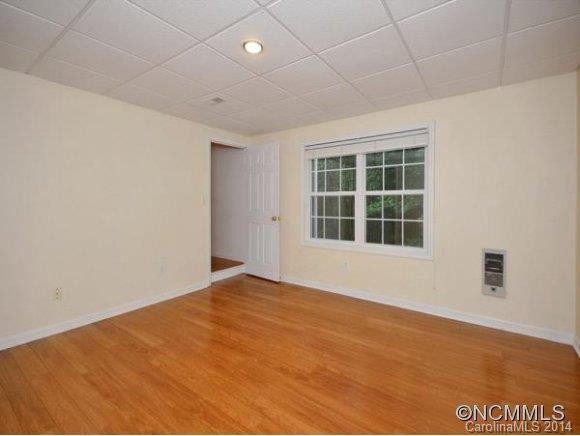 306 DERBY LANE - Photo 16