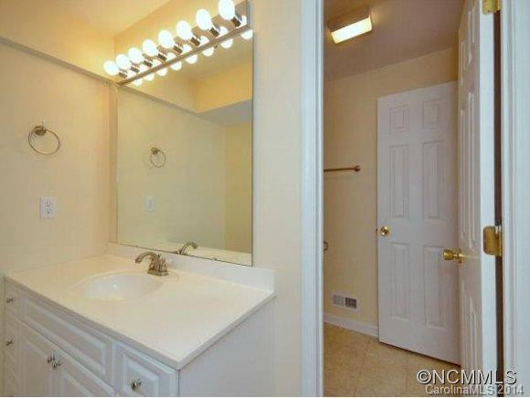 306 DERBY LANE - Photo 17
