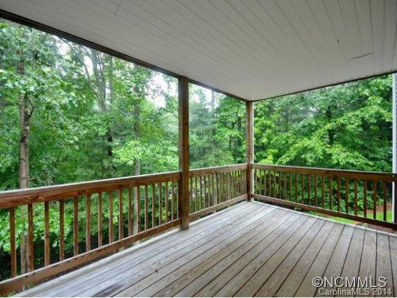 306 DERBY LANE - Photo 19