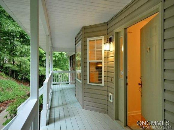 306 DERBY LANE - Photo 4