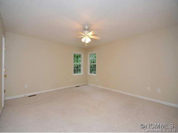 306 DERBY LANE - Photo 10