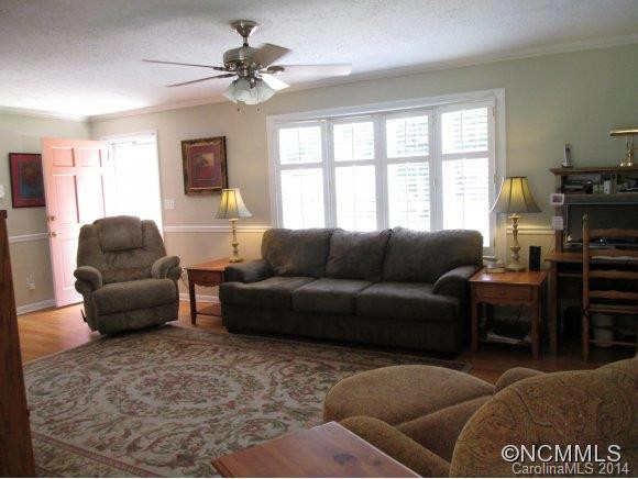 1611 Sherman Drive - Photo 2