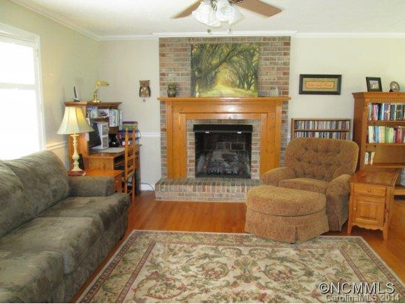 1611 Sherman Drive - Photo 3