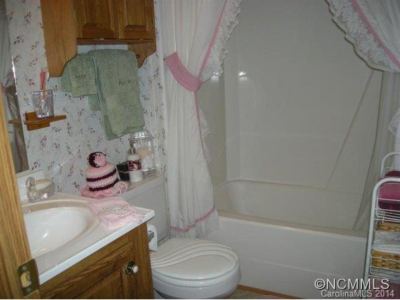 215 Riverwind drive - Photo 18