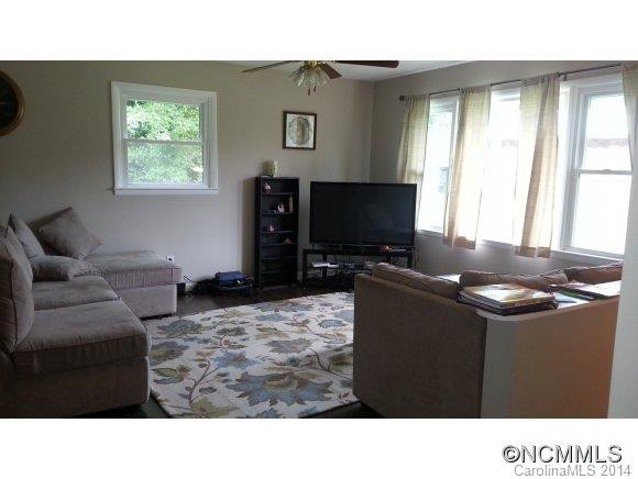 11 Parkwood Dr. - Photo 2