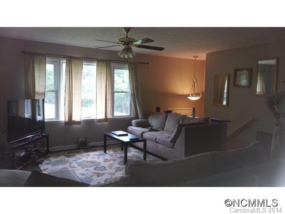 11 Parkwood Dr. - Photo 3