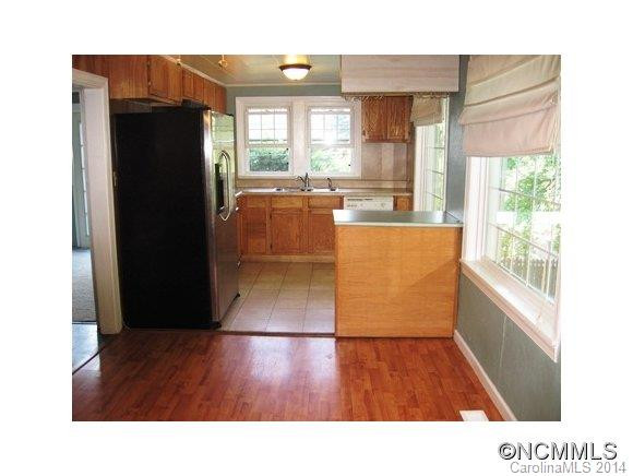 707 Spring Street - Photo 3