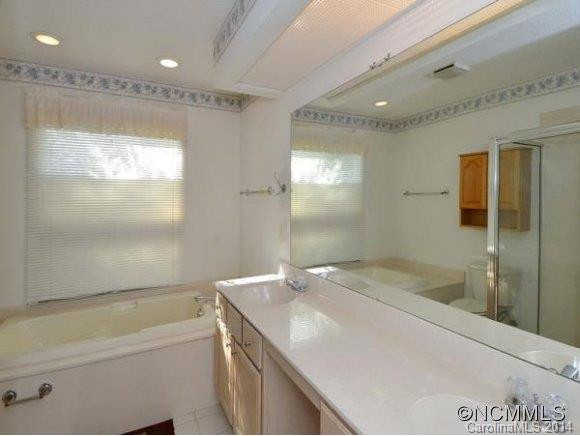 108 CARRIAGE WALK LANE - Photo 13