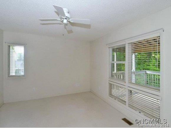108 CARRIAGE WALK LANE - Photo 14