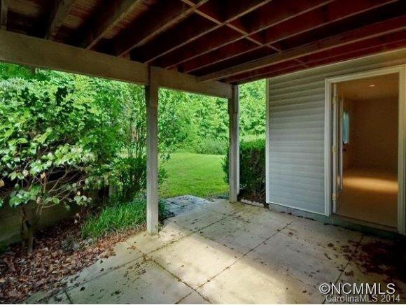 108 CARRIAGE WALK LANE - Photo 16