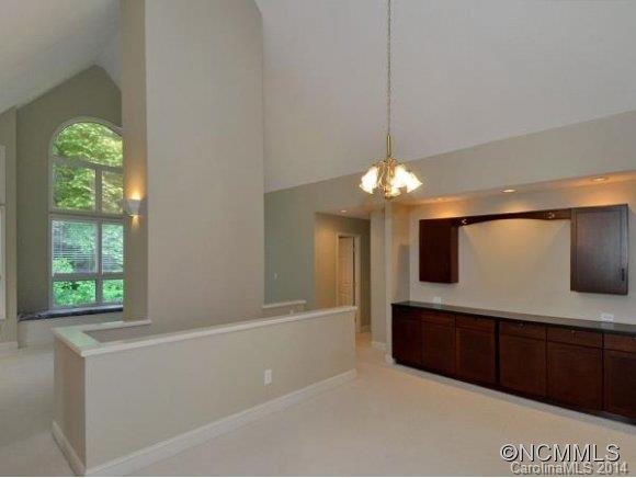 108 CARRIAGE WALK LANE - Photo 8