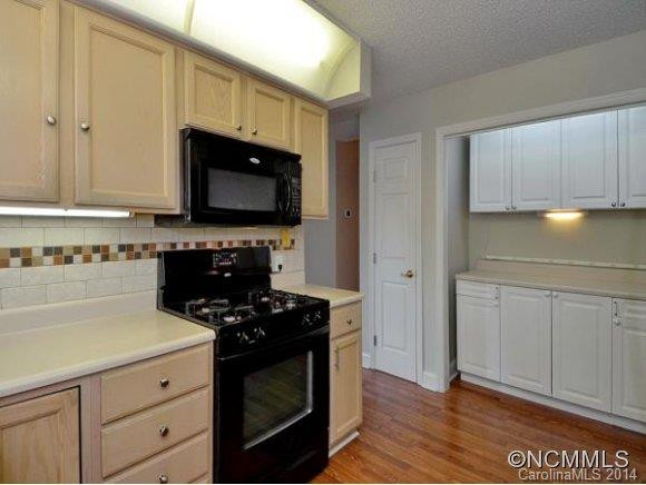 108 CARRIAGE WALK LANE - Photo 10