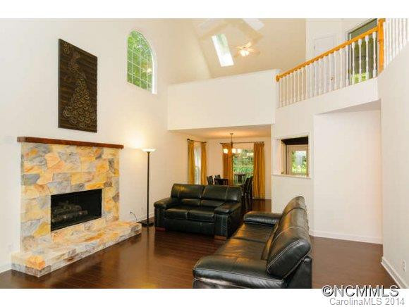 405 Greenstone Lane - Photo 2