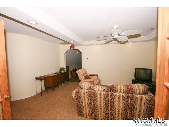8 Capitol Hill Lane - Photo 10