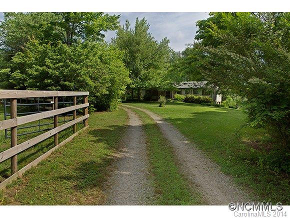 145 Valley Green Drive - Photo 2