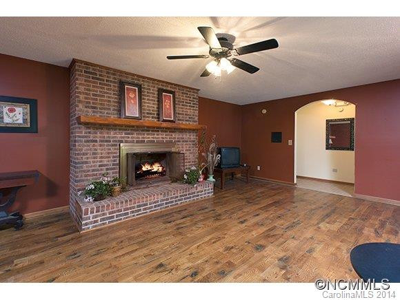 145 Valley Green Drive - Photo 14