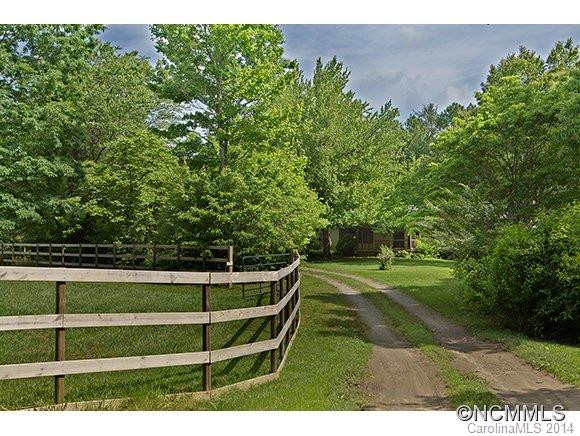 145 Valley Green Drive - Photo 3