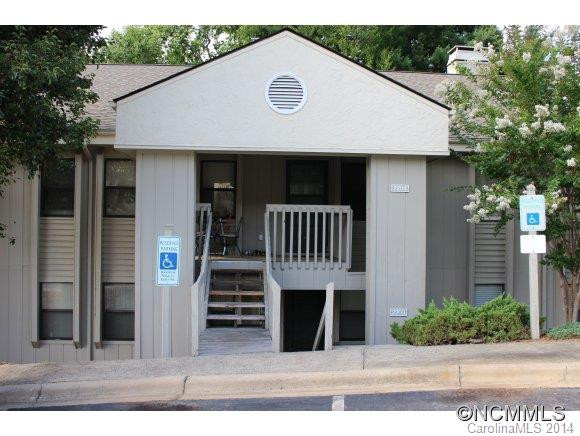 2204 Abbey Circle
