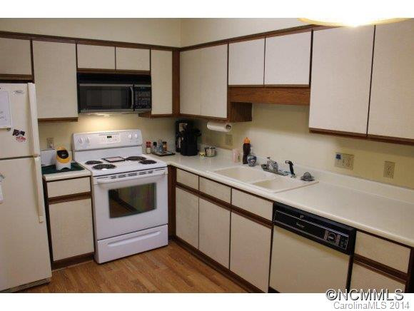2204 Abbey Circle - Photo 3