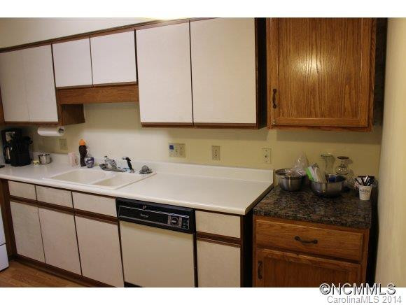 2204 Abbey Circle - Photo 4