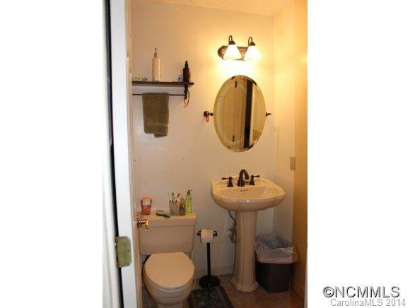 2204 Abbey Circle - Photo 10