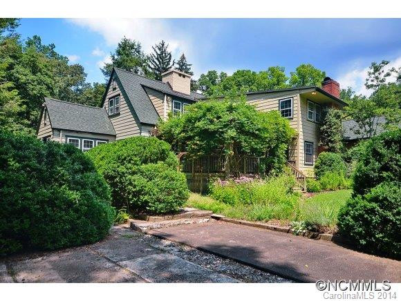 18 Hilltop Road - Photo 2