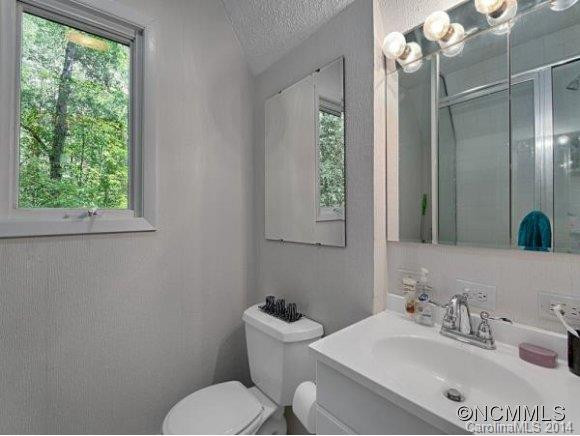 145 TRAVIS ROAD - Photo 13