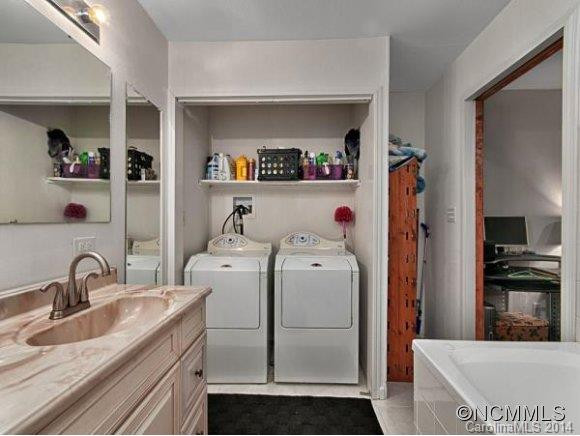 145 TRAVIS ROAD - Photo 18