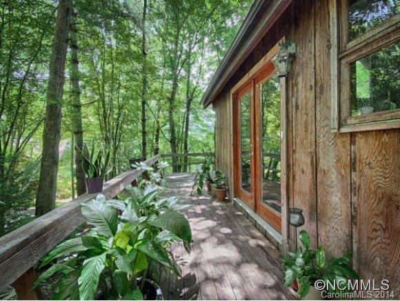 145 TRAVIS ROAD - Photo 4