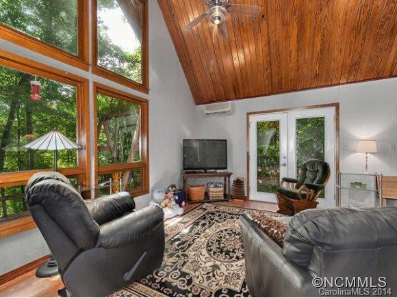 145 TRAVIS ROAD - Photo 5