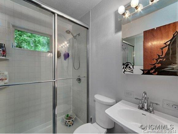 145 TRAVIS ROAD - Photo 9