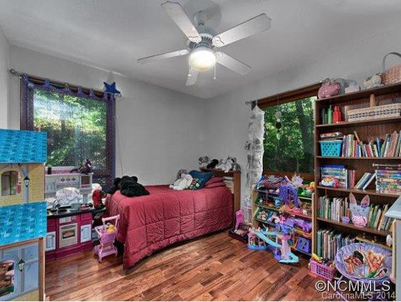 145 TRAVIS ROAD - Photo 10