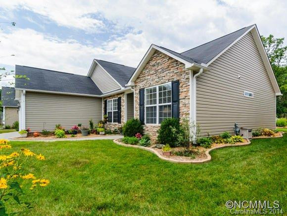 7 Hollow Crest Way