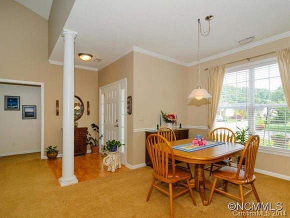 7 Hollow Crest Way - Photo 4