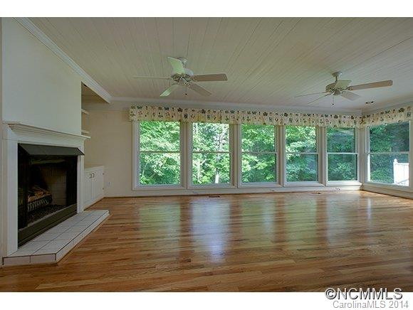 241 Evergreen Street - Photo 3