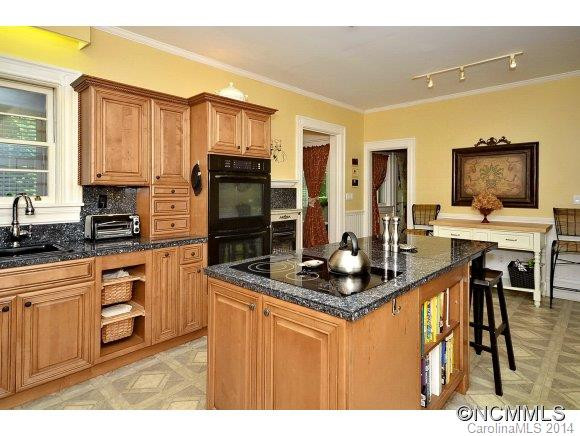224 Love Lane - Photo 8