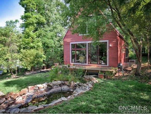 16 CONESTEE PLACE