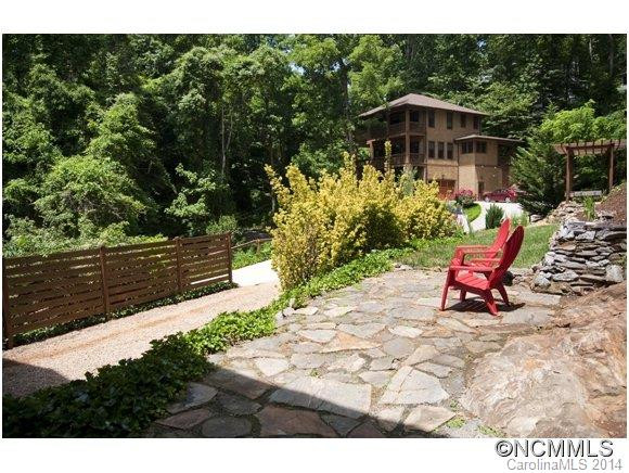 96 Caledonia Rd - Photo 2