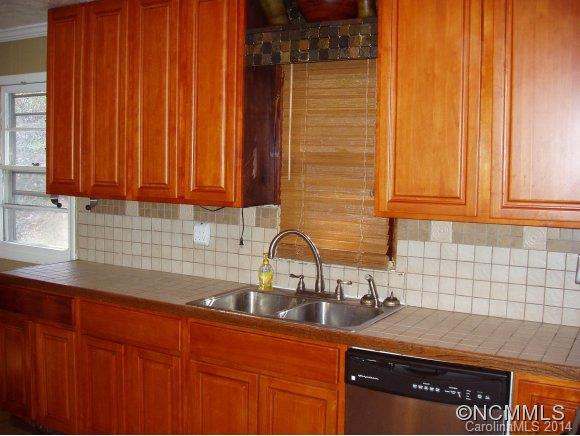 17 Goodman Road - Photo 3