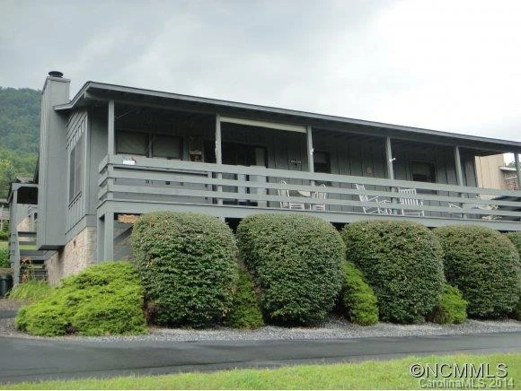 50 Boulder Ln