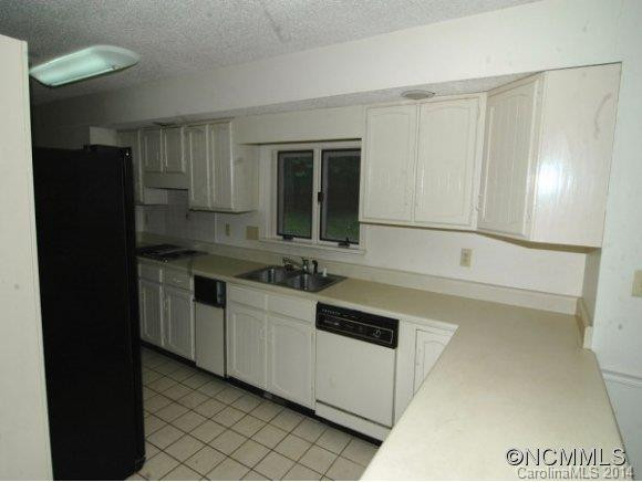 10 BROOK FOREST DRIVE - Photo 3
