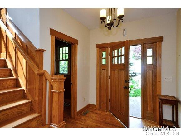 21 Courseview  Drive - Photo 2