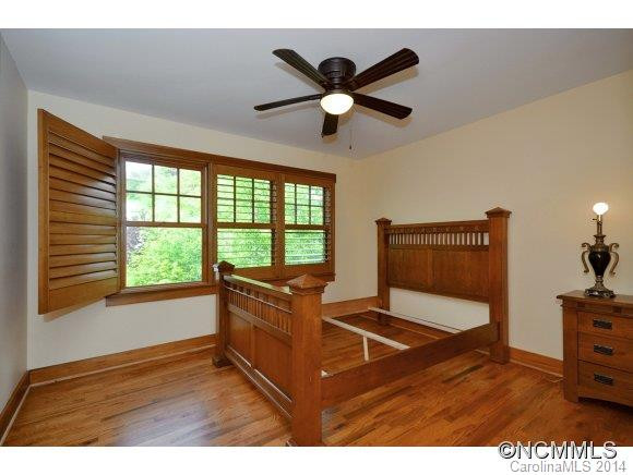 21 Courseview  Drive - Photo 15