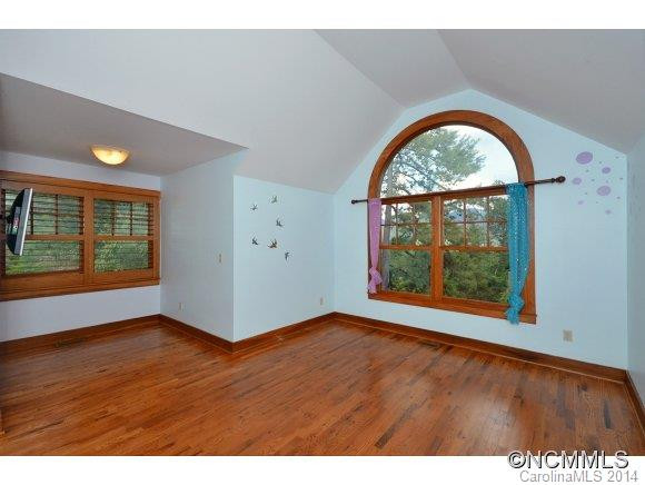 21 Courseview  Drive - Photo 17