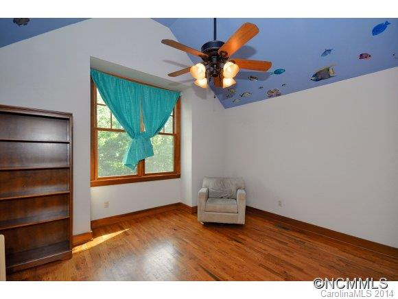 21 Courseview  Drive - Photo 19