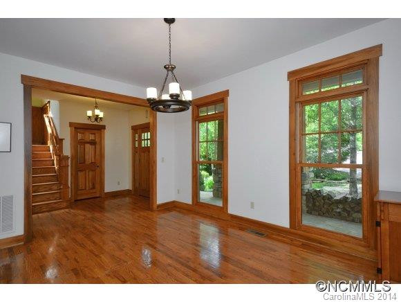 21 Courseview  Drive - Photo 3