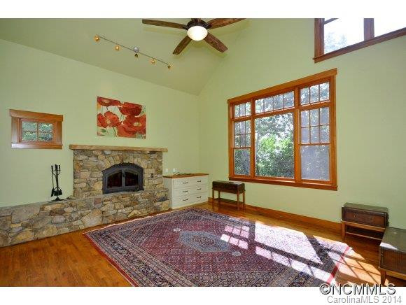 21 Courseview  Drive - Photo 4